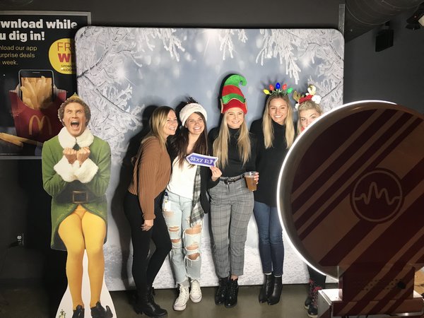 Selfie AEO Holiday Guests